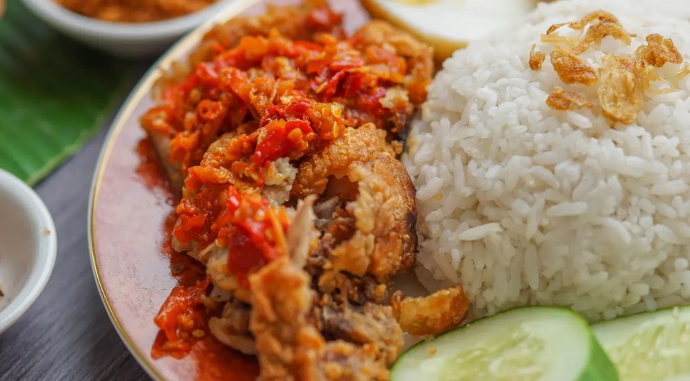 Rekomendasi Ayam Geprek di Surabaya