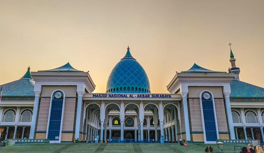 Masjid Al-Akbar Surabaya