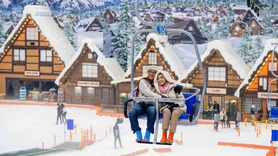 Petualangan Musim Dingin di Tengah Kota, Semua yang Perlu Kamu Tahu tentang Trans Snow World Surabaya, Foto detik.net.id