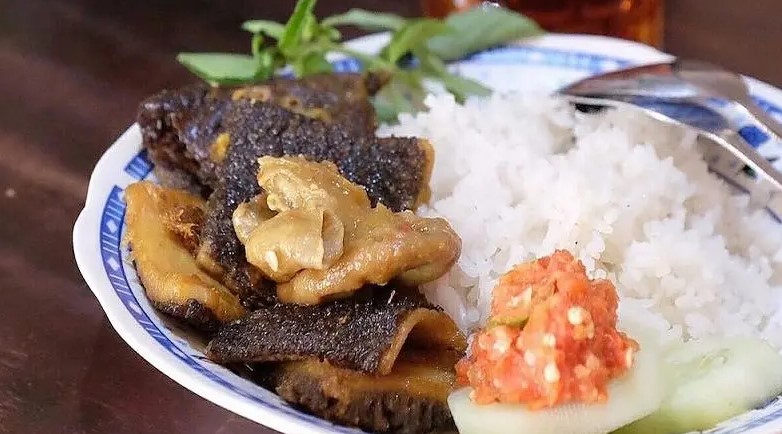 Rekomendasi Nasi Babat Cak Yasin buka 24 jam di Surabaya, menu enak seperti nasi babat dengan harga murah